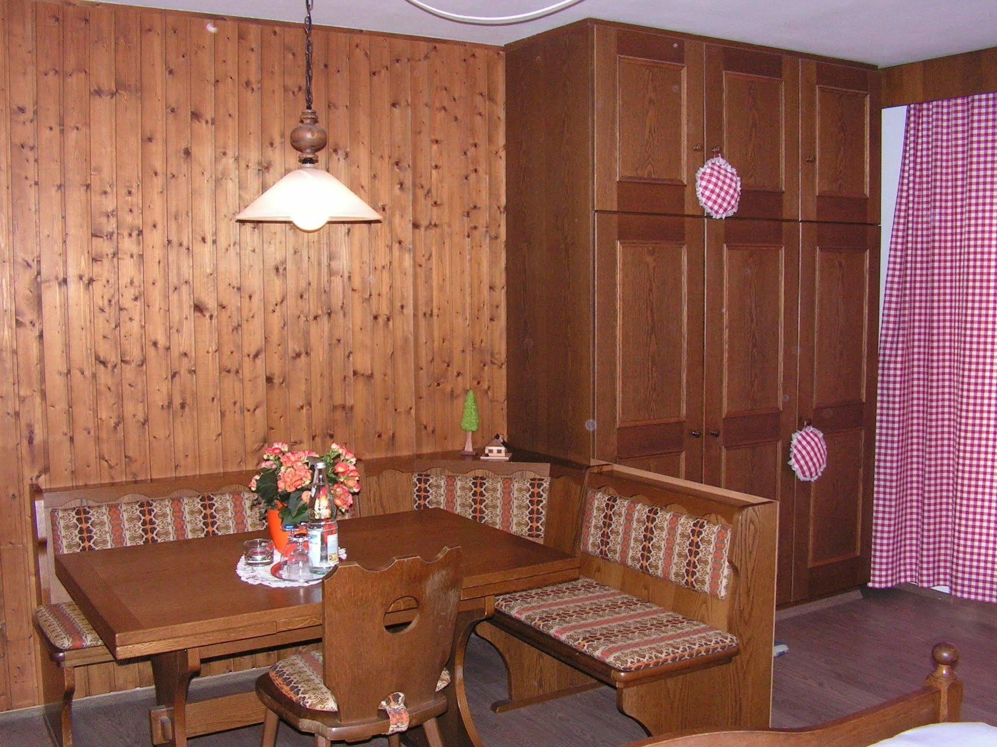 Hotel Garni Haus Alpine - Chiemgau Karte Inkl روهبولدنغ المظهر الخارجي الصورة